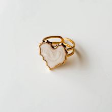 Product image of ოქროსფერი ბეჭედი კრემისფერი გულით