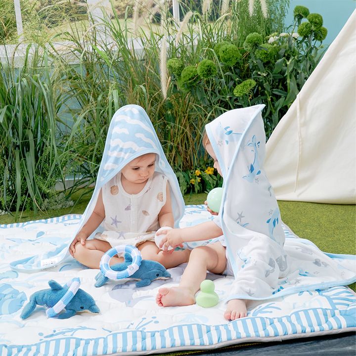 momcozy-bavshvis-kapiushoniani-pirsakhotsi-photo-4