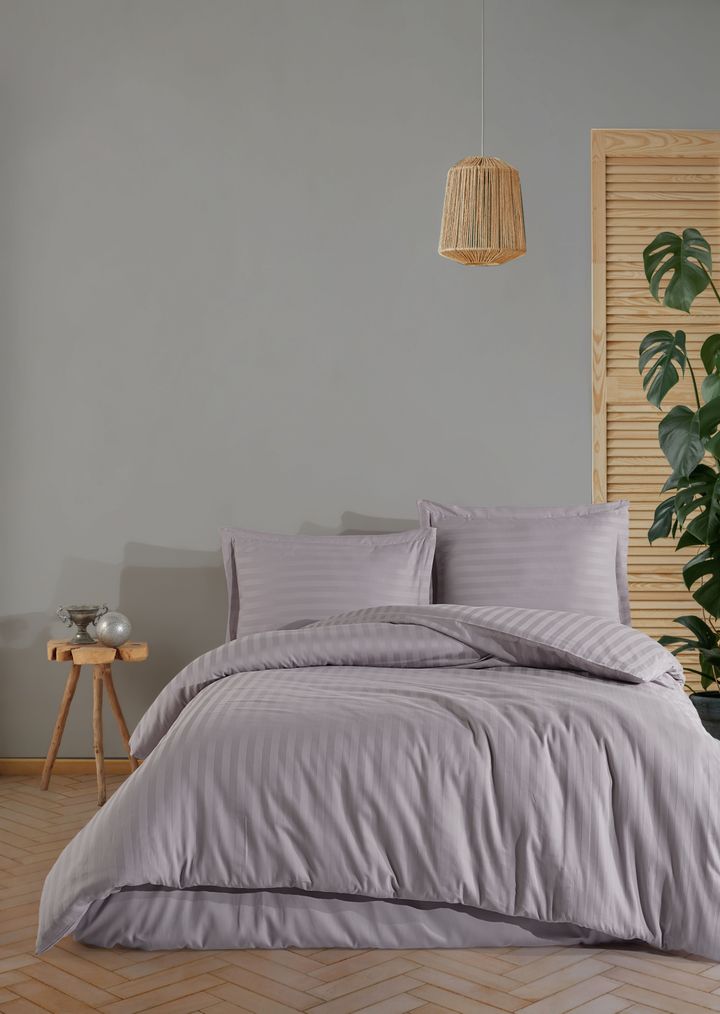 manamo-satinis-tetreulis-nakrebi-photo-2