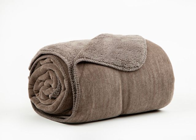 naqsovi-gadasafarebeli---vena-welsoft-sherpa-double-sided-knitted-blanket-150x220-cm-mocha