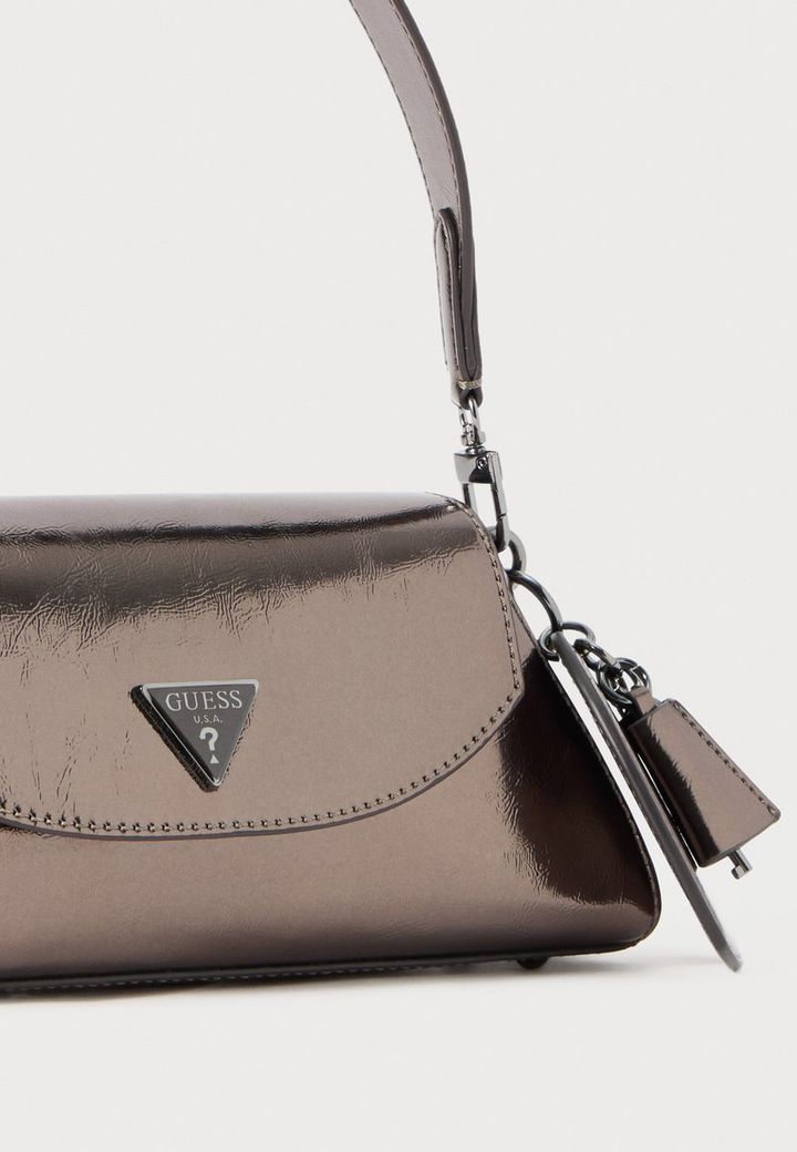 guess--bolena-chanta-photo-4