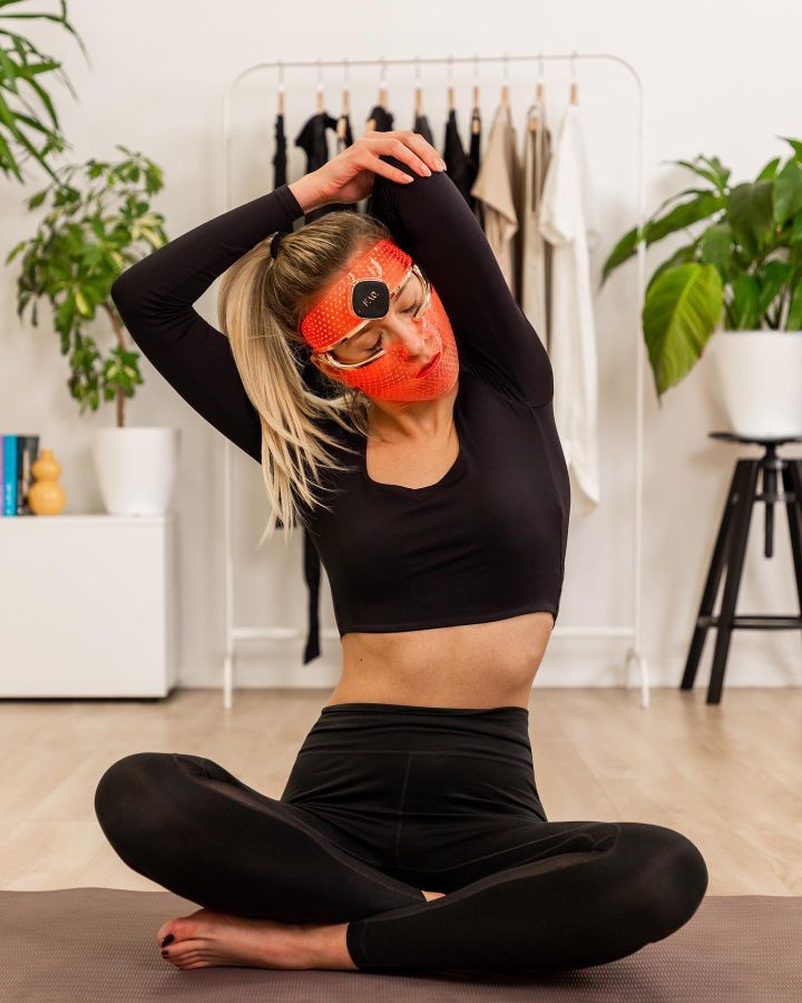 faq-202-red-led-light-therapy-mask---foreo-photo-4