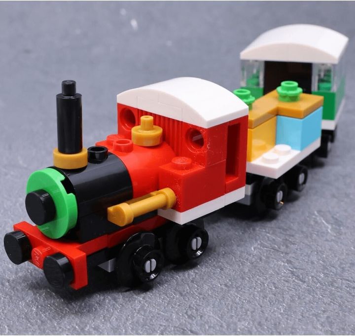 lego-creator-winter-holiday-train-konstruqtori-photo-3
