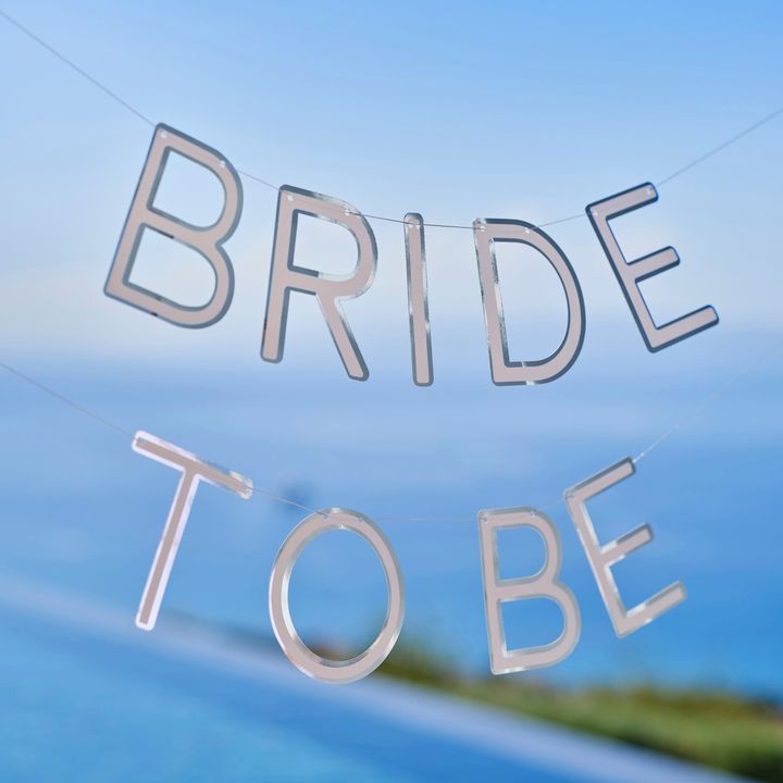 vertskhlisferi-baneri-bride-to-be-15m
