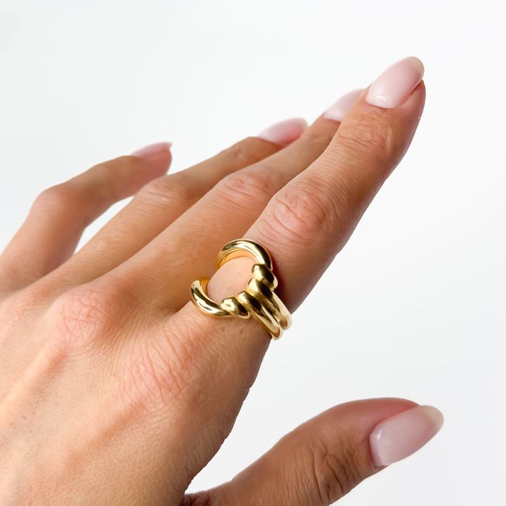 titanis-mooqrovili-bechedi