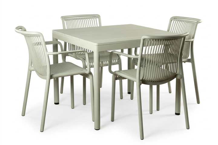 comfort-room-gare-avejis-magida-4-skami-9090-ze-ghia-mtsvane