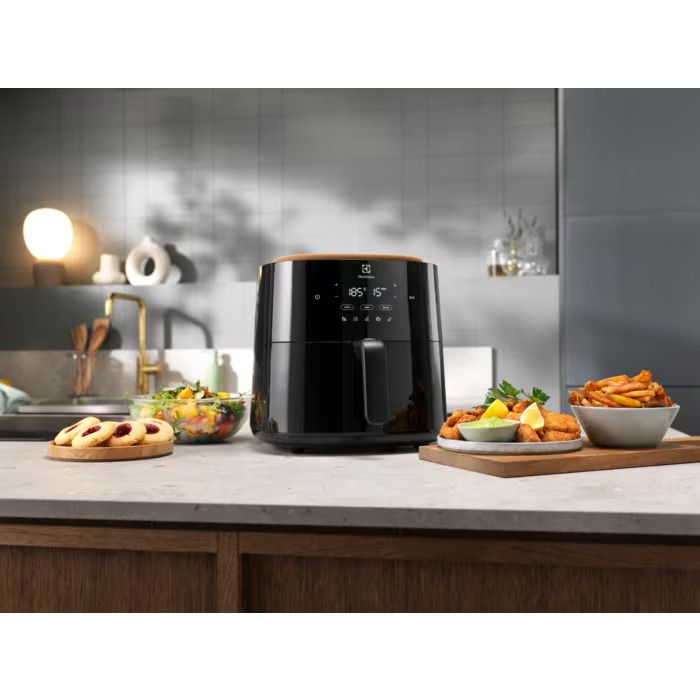 electrolux-eaf7b-air-fryer-aerogrili-photo-3