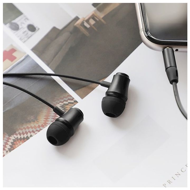 borofone-bm29-gratified-universal-earphones-with-mic-black-photo-3