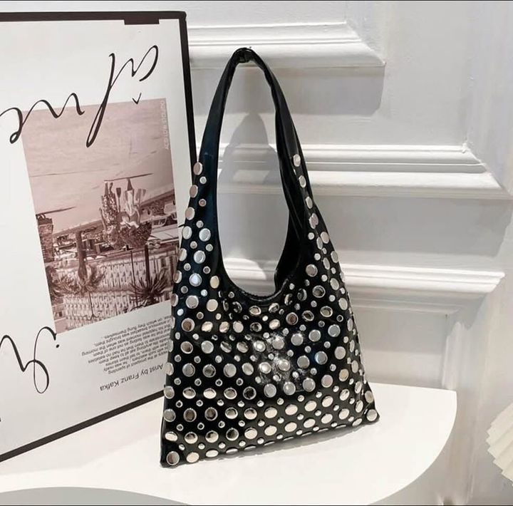 venti-qalis-shavi-chanta-photo-3