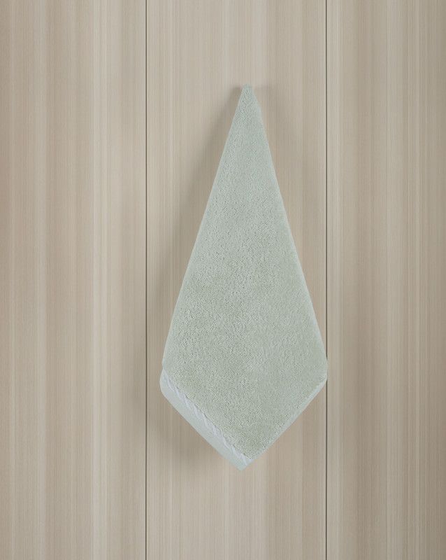 manamo-bland-luxury-sakhis-pirsakhotsi-bambis-ghia-mtsvane-50x85-sm
