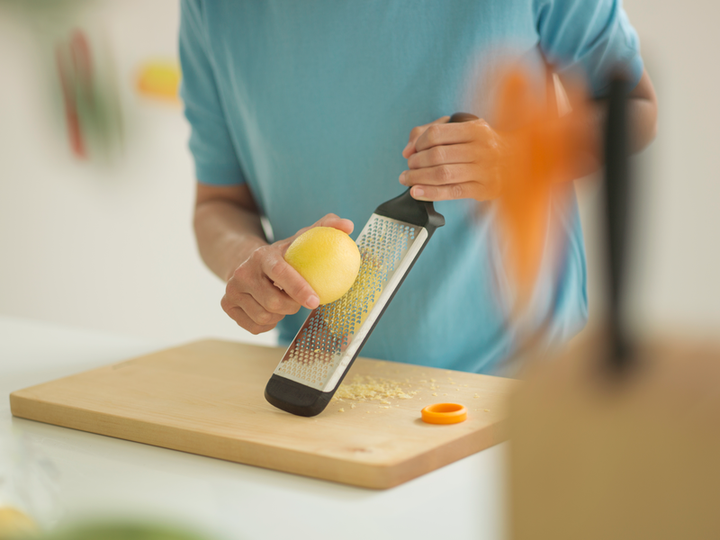 fiskars-ff-grater-coarse-bostneulis-sakhekhi-photo-3