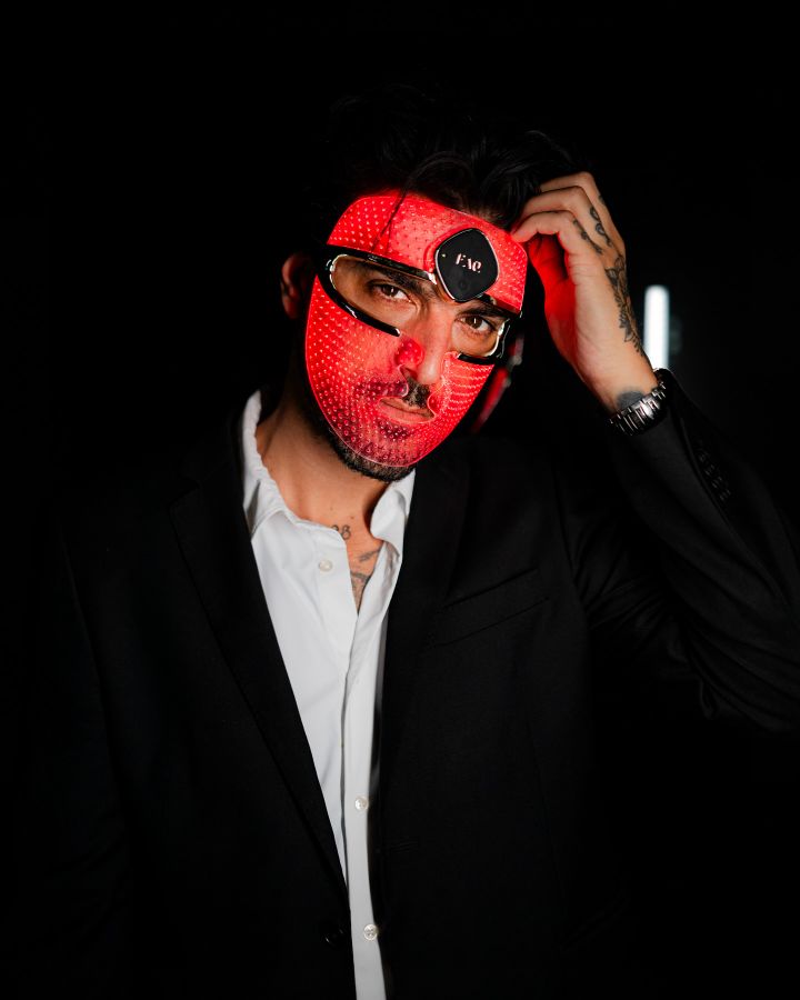 faq-202-red-led-light-therapy-mask---foreo-photo-3