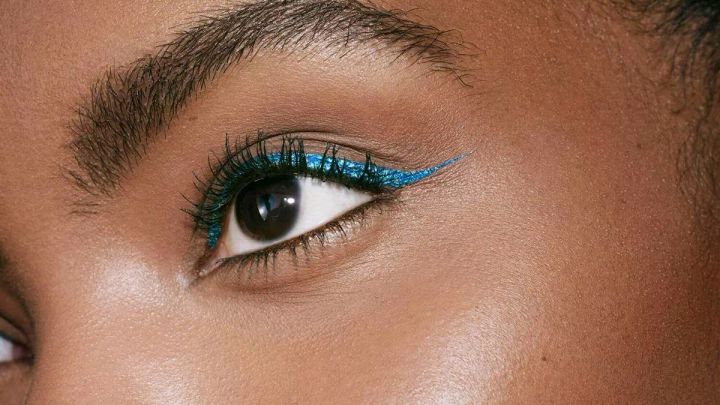 fenty-beauty-glitty-lid-shimmer-liquid-eyeliner-peacocky-photo-2