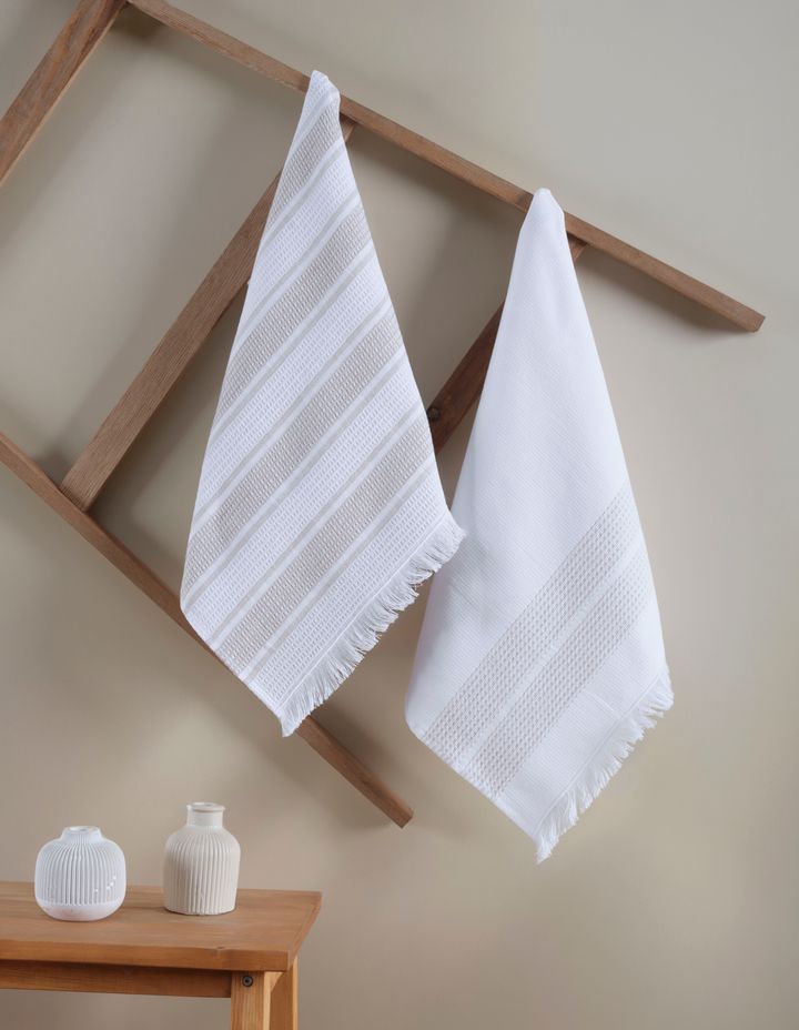 manamo-missi-samzareulos-pirsakhotsi-bambis-bezhi-zhakaris-50x70-sm-2ts