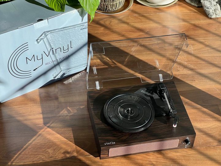 vinilo-brown-khis-firsakravi-photo-2