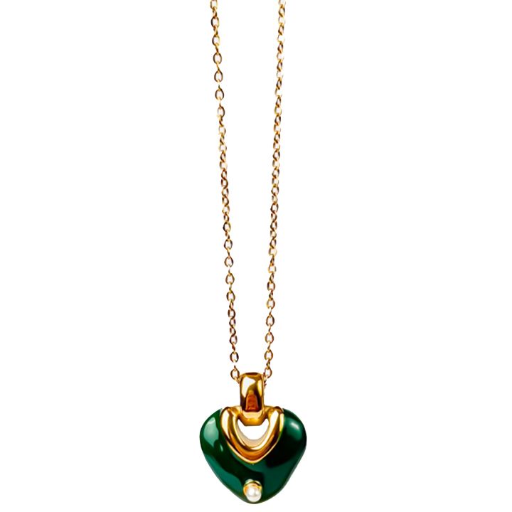 titanis-mooqrovili-qelsabami-mtsvane-gulit