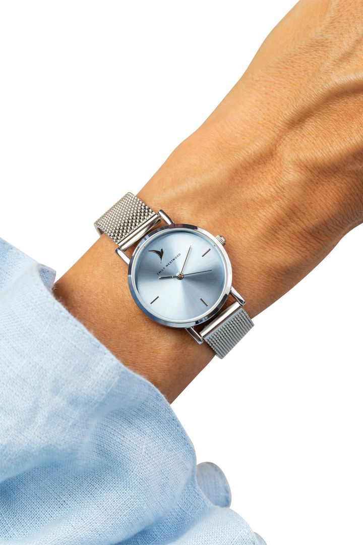 emily-westwood-steel-quartz-watch-qalis-saati-photo-2