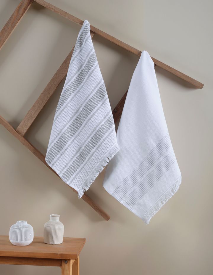 manamo-missi-samzareulos-pirsakhotsi-bambis-natsrisferi-zhakaris-50x70-sm-2ts