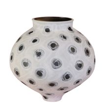Product image of კერამიკის ლარნაკი რუხი კოპლებით