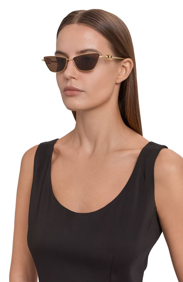 valentino-logo-sunglasses-mzis-satvale-photo-4