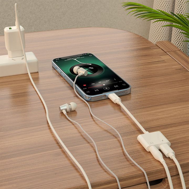 borofone-converter-bv12-lightning-to-35-digital-audio-converterwhite-photo-4