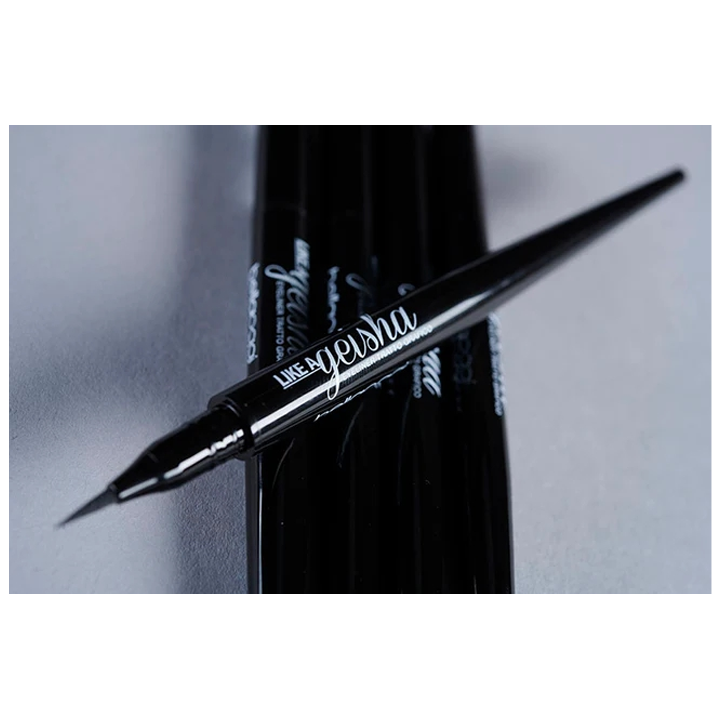 bellaoggi-like-a-geisha-001-tvalis-laineri-photo-2