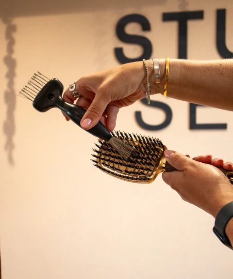 olivia-garden-the-brush-cleaner-white-savartskhelis-satsmendi-jagrisi-photo-2