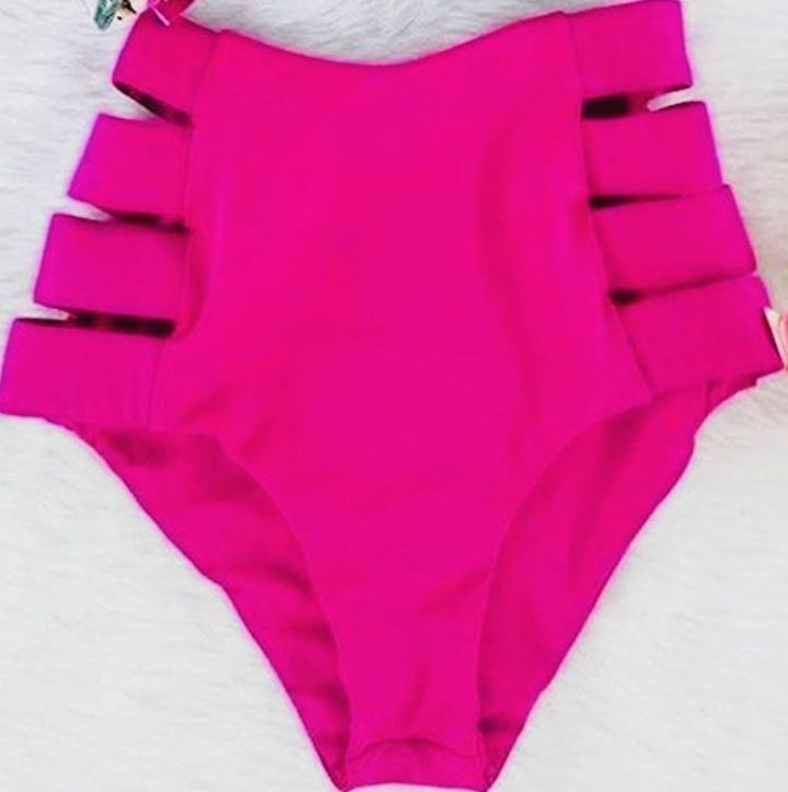 pink-peacock-photo-3