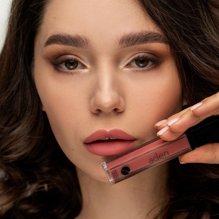 aden-tattoo-effect-lipstick-02-sweet-biscuit-tuchsatskhi-photo-3