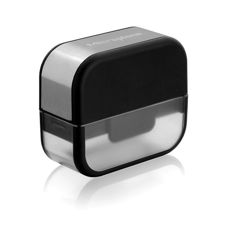 microplane-48914e-garlic-cutter-black-sakhekhi