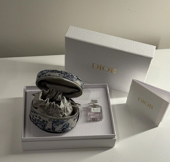 dior-miss-dior-blooming-bouqet-exclusive-jewelery-box-sasachuqre-nakrebi-photo-2