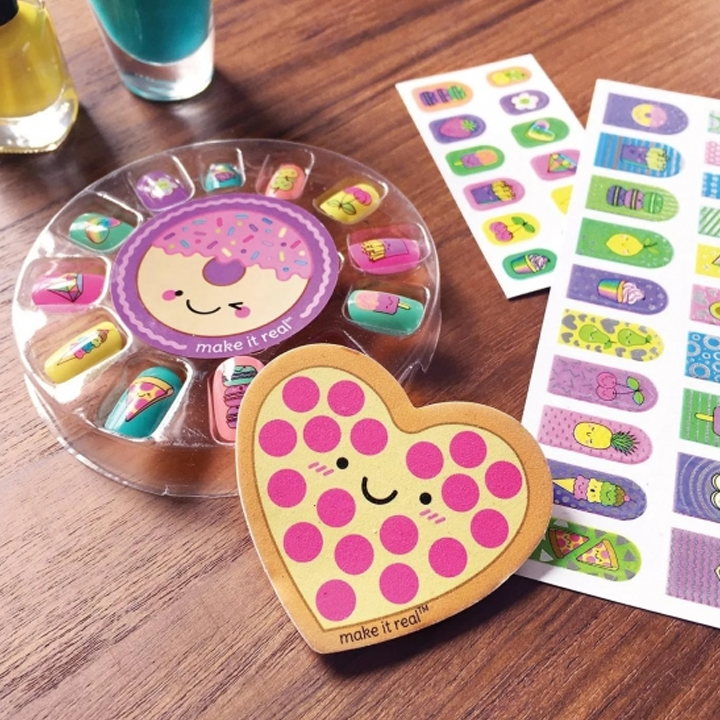 make-it-real-glitter-girls-nail-party-frchkhilis-laqis-nakrebi-photo-4