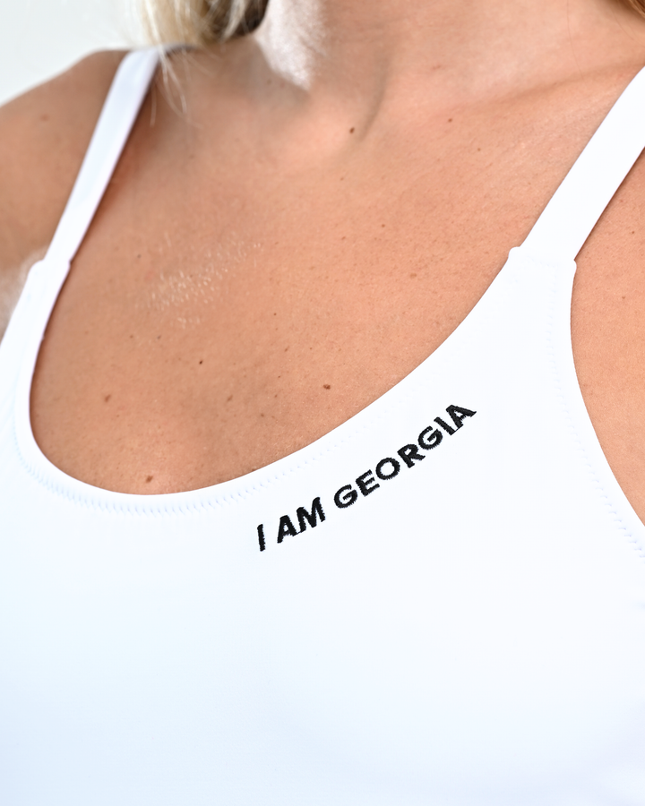 qalis-satsurao-kostumi-tetri-photo-2