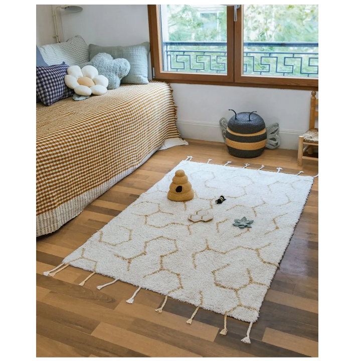 lorena-canals-play-rug-pollination-khelnaketi-sabavshvo-khalicha-photo-4