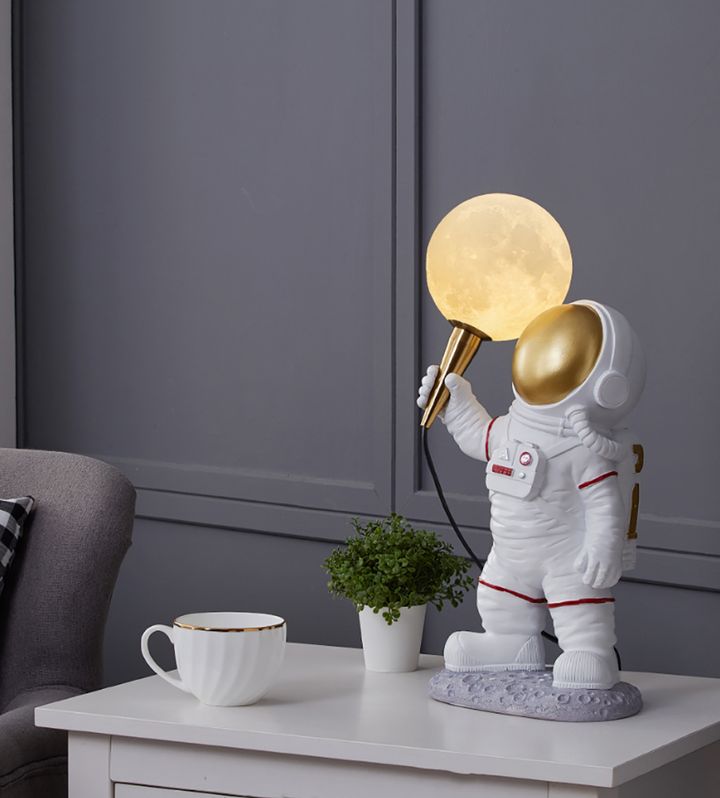 kosmonavtis-dekoratiuli-sanati-photo-2