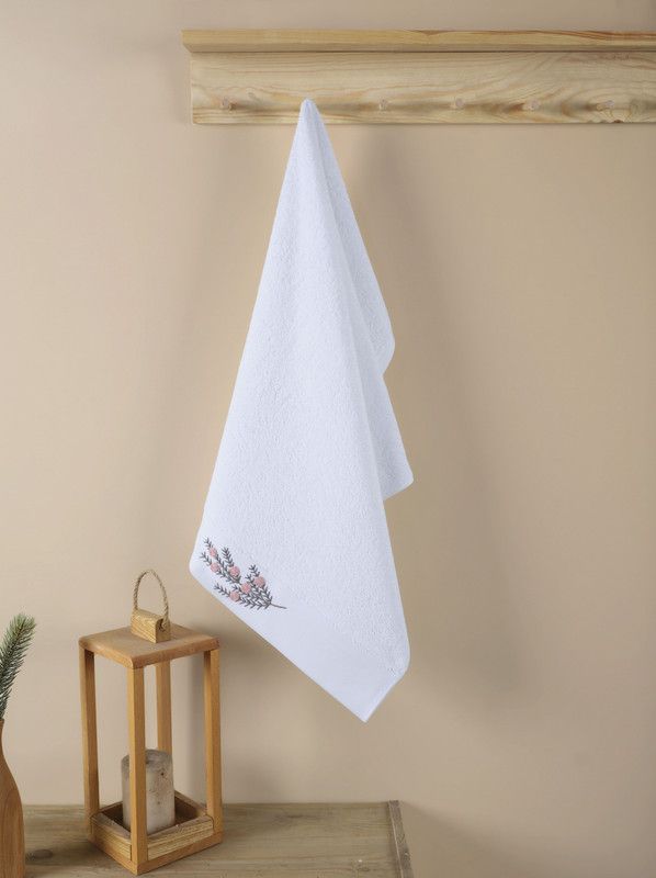 manamo-tiny-rose-sakhis-pirsakhotsi-bambis-tetri-naqargit-50x85-sm