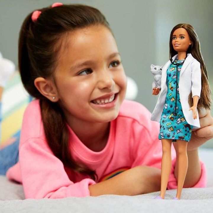 mattel-barbie-veterinari-barbi-khalatit-photo-2