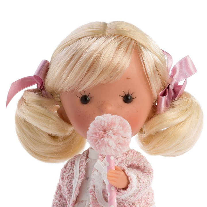 llorens-tojina-miniss-coletas-rubias-photo-3