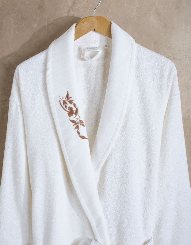 khalati---elain-embroidered-bathrobe-ecru-2xl3xl-photo-2