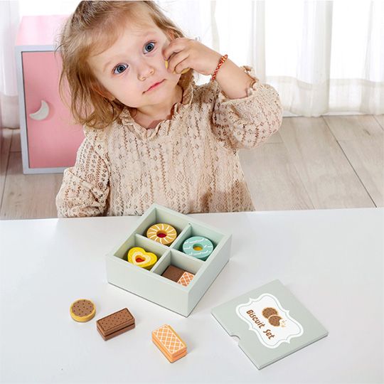 biskvitebis-nakrebi-khis-roluri-satamasho-photo-2