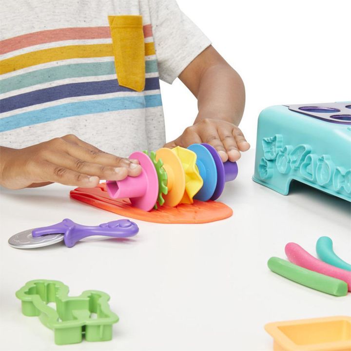 hasbro-on-the-go-imagine-and-store-studio-play-doh-sadzertsi-nakrebi-samgzavro-satavsoshi-photo-2