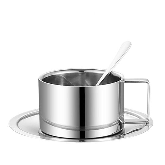 cocktail-chaisqavis-chiqa-metalis-metal-accents