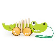 Product image of Hape ხელით სატარებელი ხის სათამაშო ნიანგი Walk-A-Long Croc