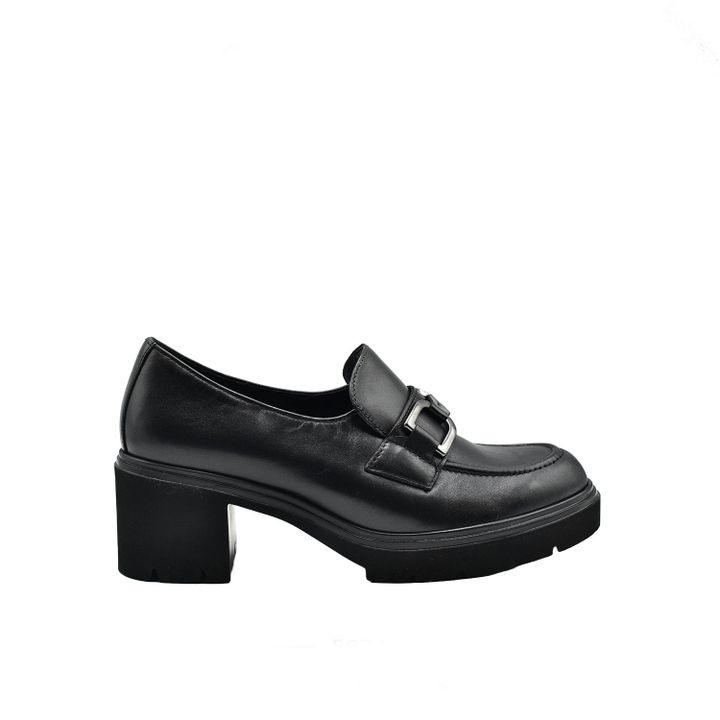 gabor-5634-sportuli-fekhsatsmeli