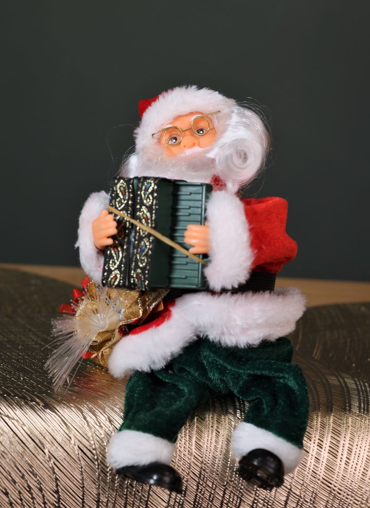 musikaluri-santa-klausi-25-sm-natebit-saakhaltslo