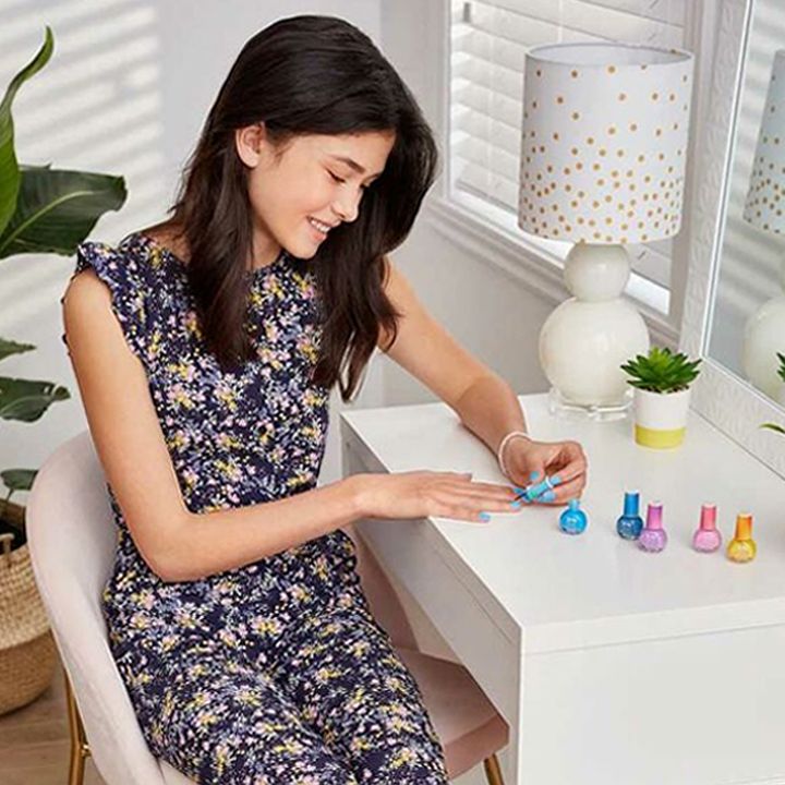 make-it-real-sabavshvo-frchkhilebis-laqis-nakrebi-photo-4