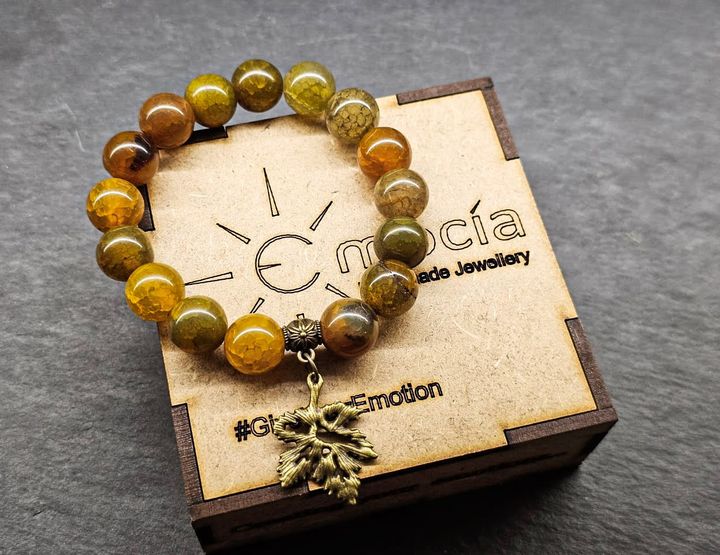 qalis-samajuri-naturaluri-qvebit-qartuli-vazi-photo-2