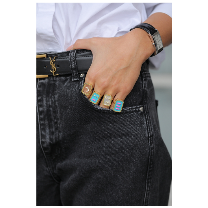 eshvi-three-pink-lips-bechedi-photo-3