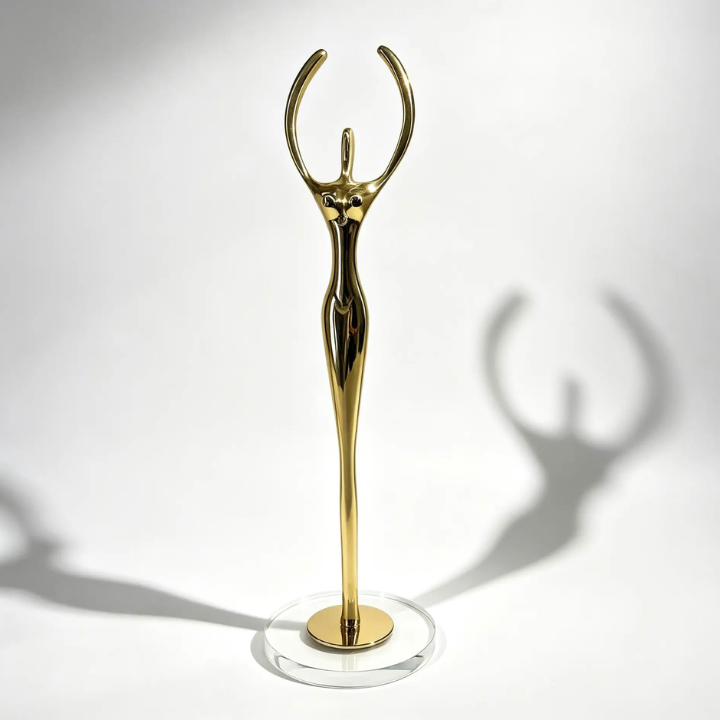 eterna-dekoratiuli-figura-oqrosferi-silueti-photo-2