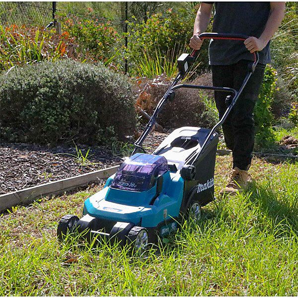 makita-dlm382z-900w-usadeno-gazonis-sakrechi-photo-3